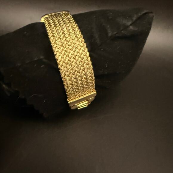 Vintage Peck & Peck Quartz Wristwatch Watch Timepiece Square Mesh Gold Tone main image 6